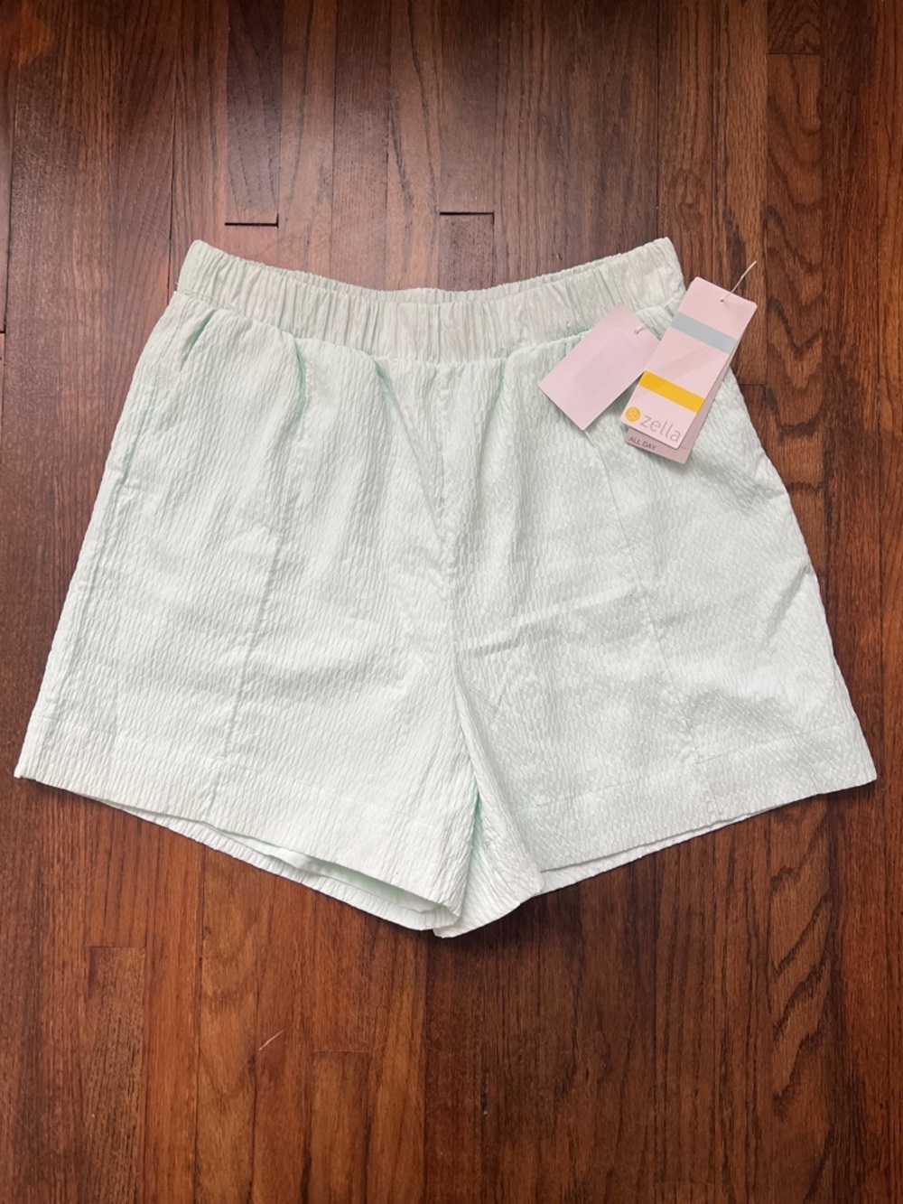 NWT Nordstrom Zella saylor Crinkle Shorts with pockets athletic shorts - Picture 2 of 9